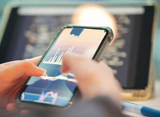 Verifica da parte di un investitore del processo trasparente per il trasferimento e il prelievo dei fondi